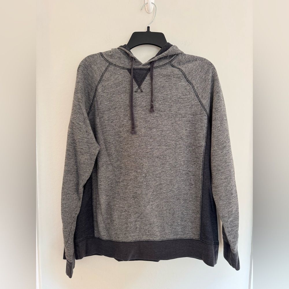 Urban Pipeline Men’s Two Toned Gray Hoodie - Size Large